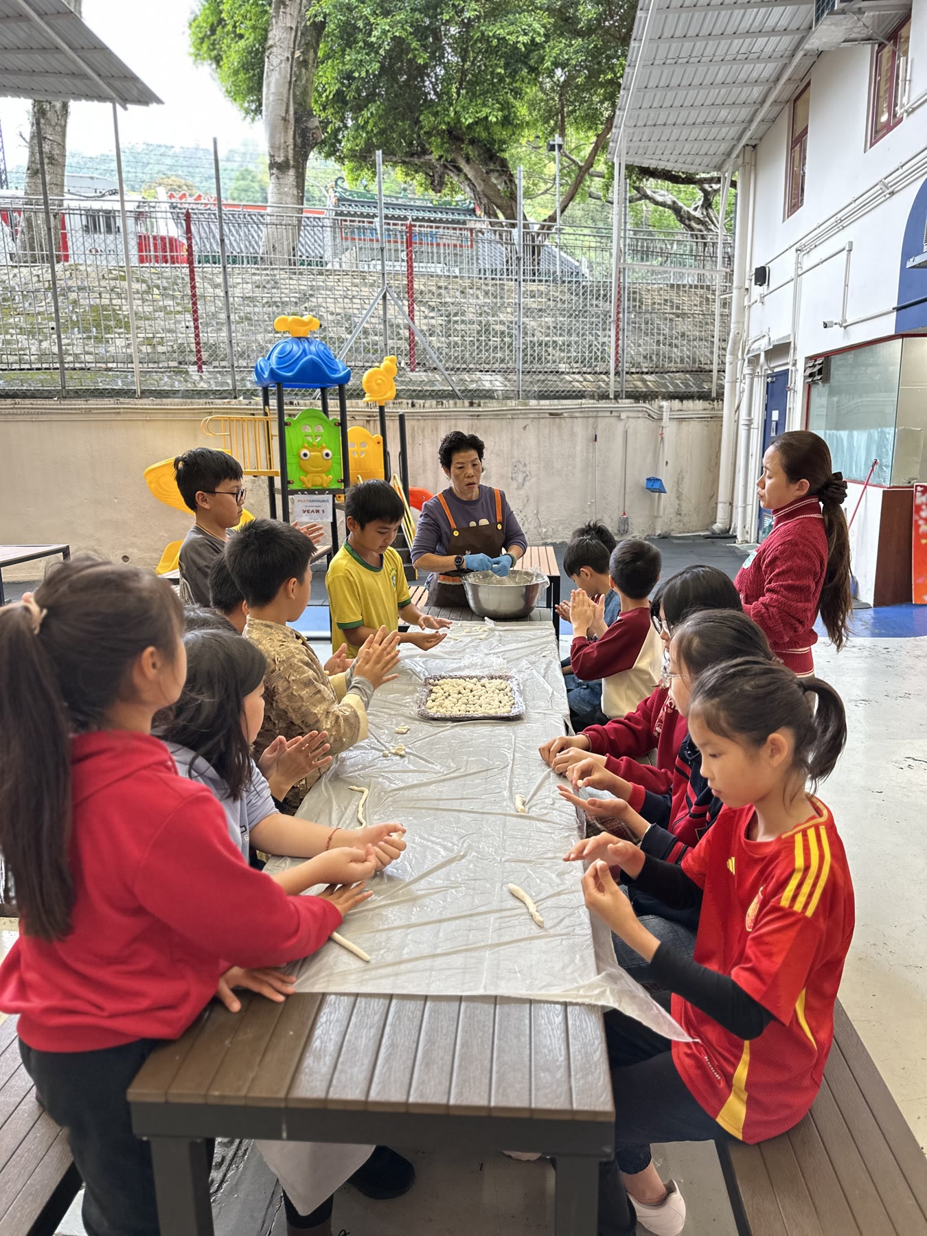 SSHK students celebrating the Lantern Festival together