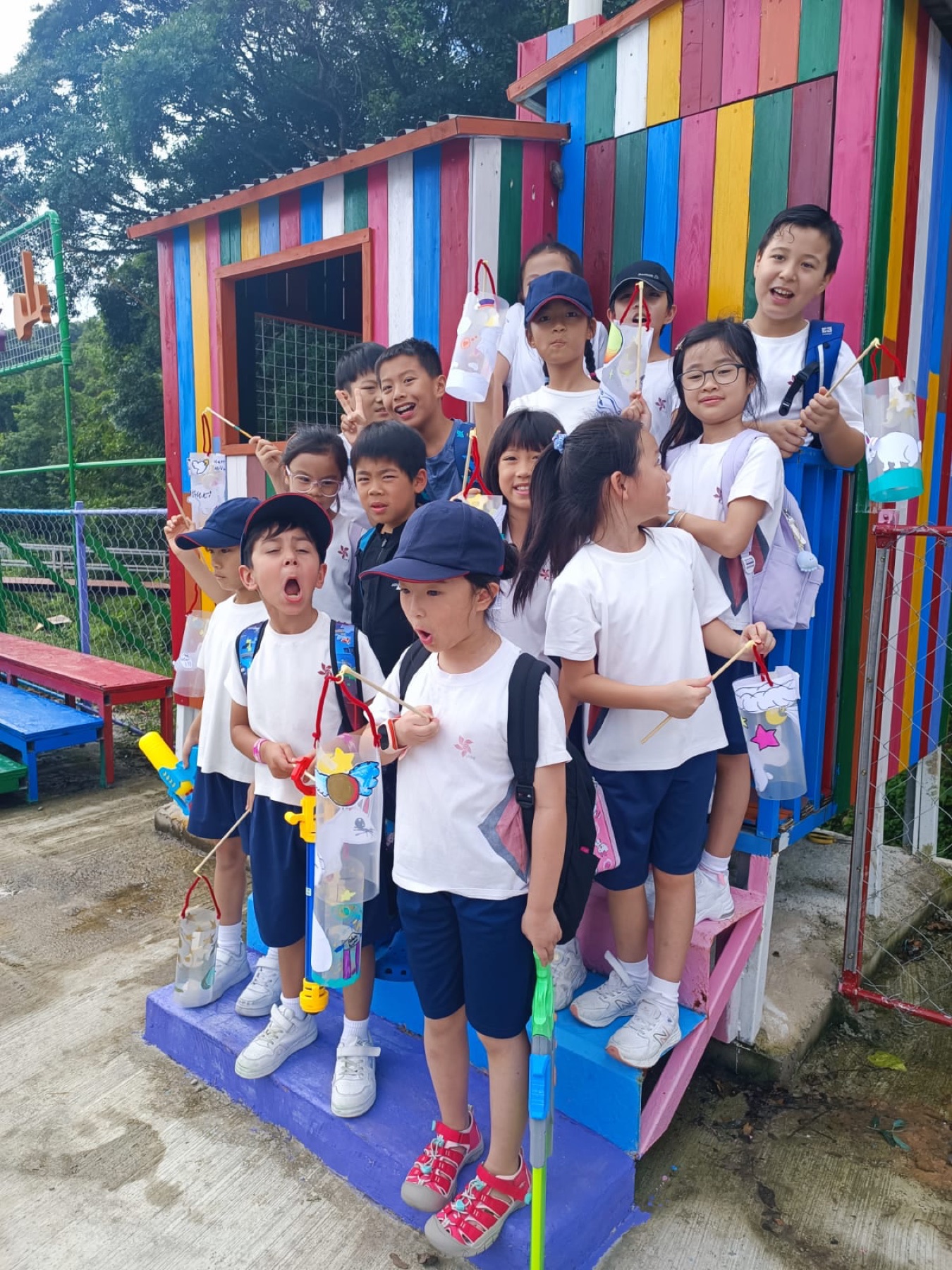 SSHK students enjoying the school picnic