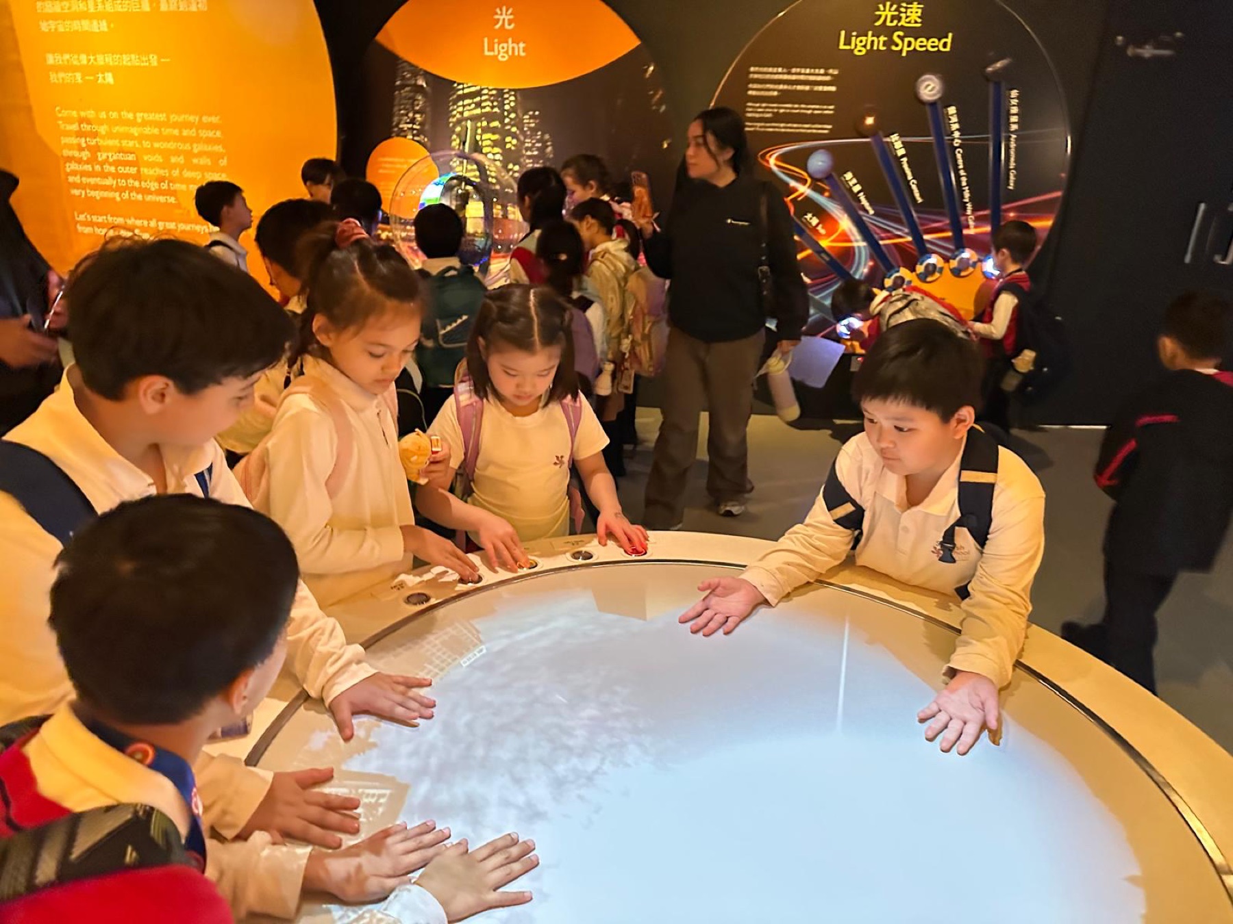 SSHK students visiting the Hong Kong Space Museum