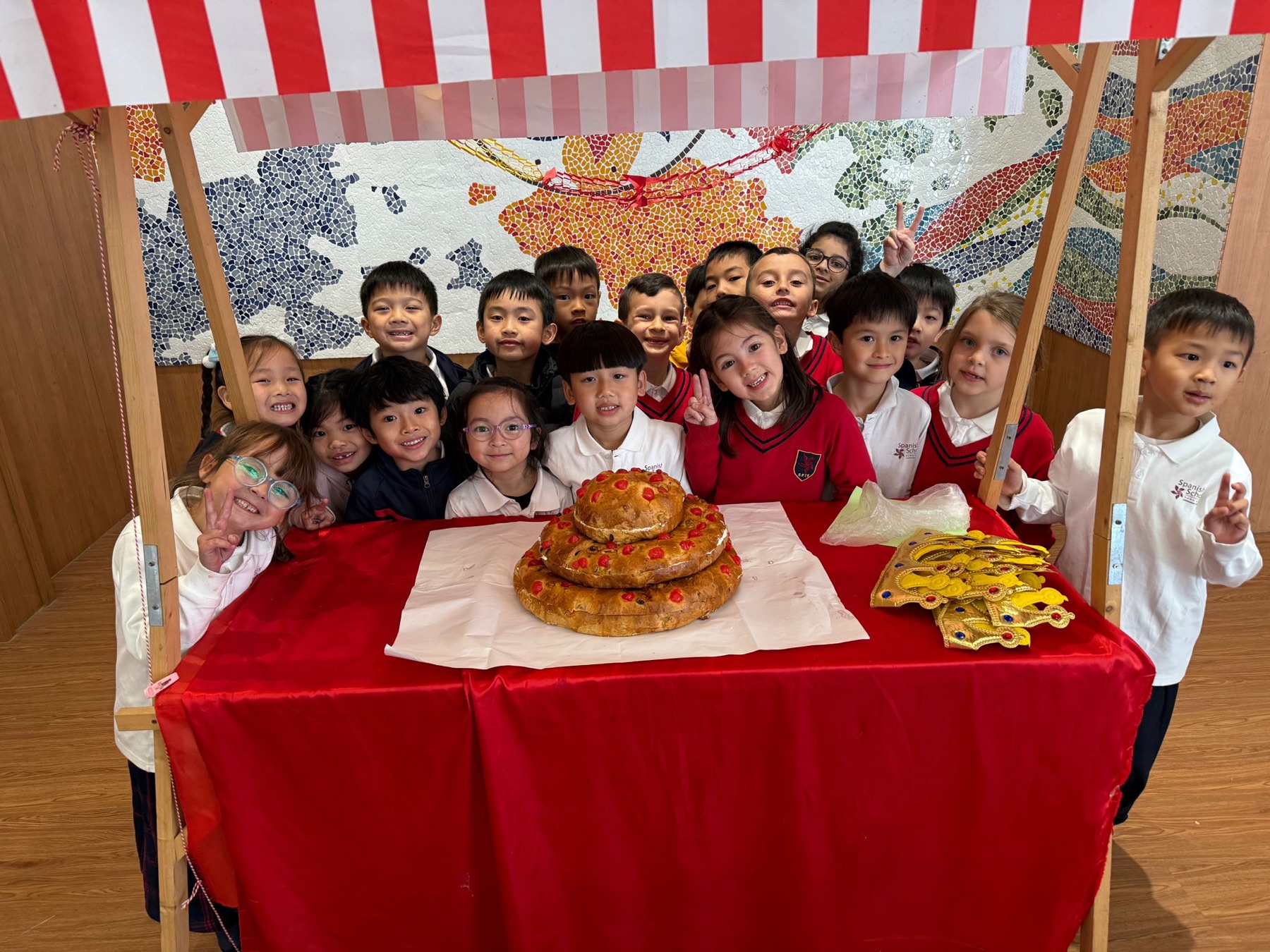 SSHK community celebrating Three Kings' Day